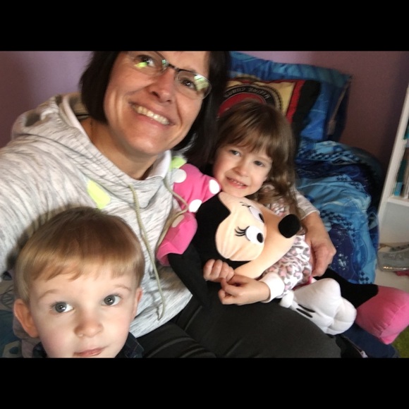 Meet your Posher, Sue - Picture 1 of 3